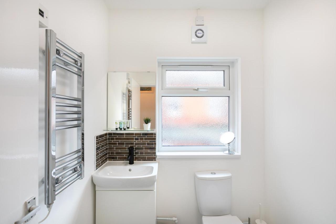 Modern 1-Bedroom Apartment, Beach 5-Min Walk, Free Parking Weymouth Zewnętrze zdjęcie