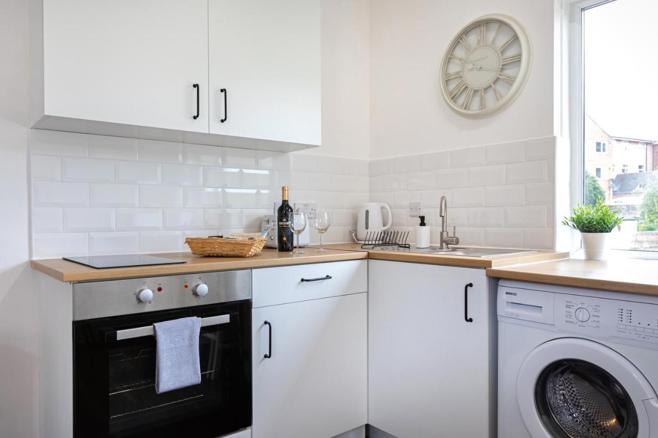 Modern 1-Bedroom Apartment, Beach 5-Min Walk, Free Parking Weymouth Zewnętrze zdjęcie