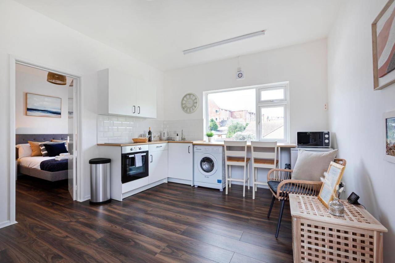 Modern 1-Bedroom Apartment, Beach 5-Min Walk, Free Parking Weymouth Zewnętrze zdjęcie